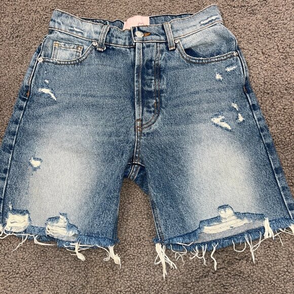 REVICE  Denim Distressed Raw Hem High Rise Blue Denim Jean 6" Shorts EUC Size 26 - Picture 1 of 9